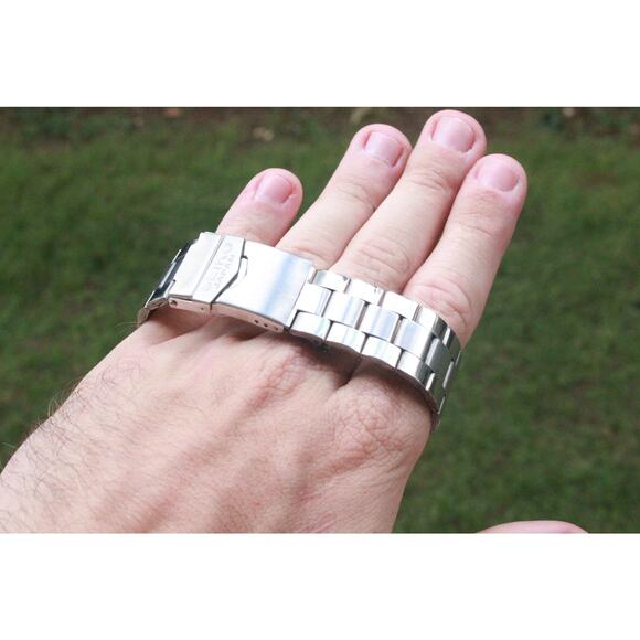 Vintage 1973 Seiko Automatic Mens Silver Watch W/daydate & Black accents - Picture 4 of 8